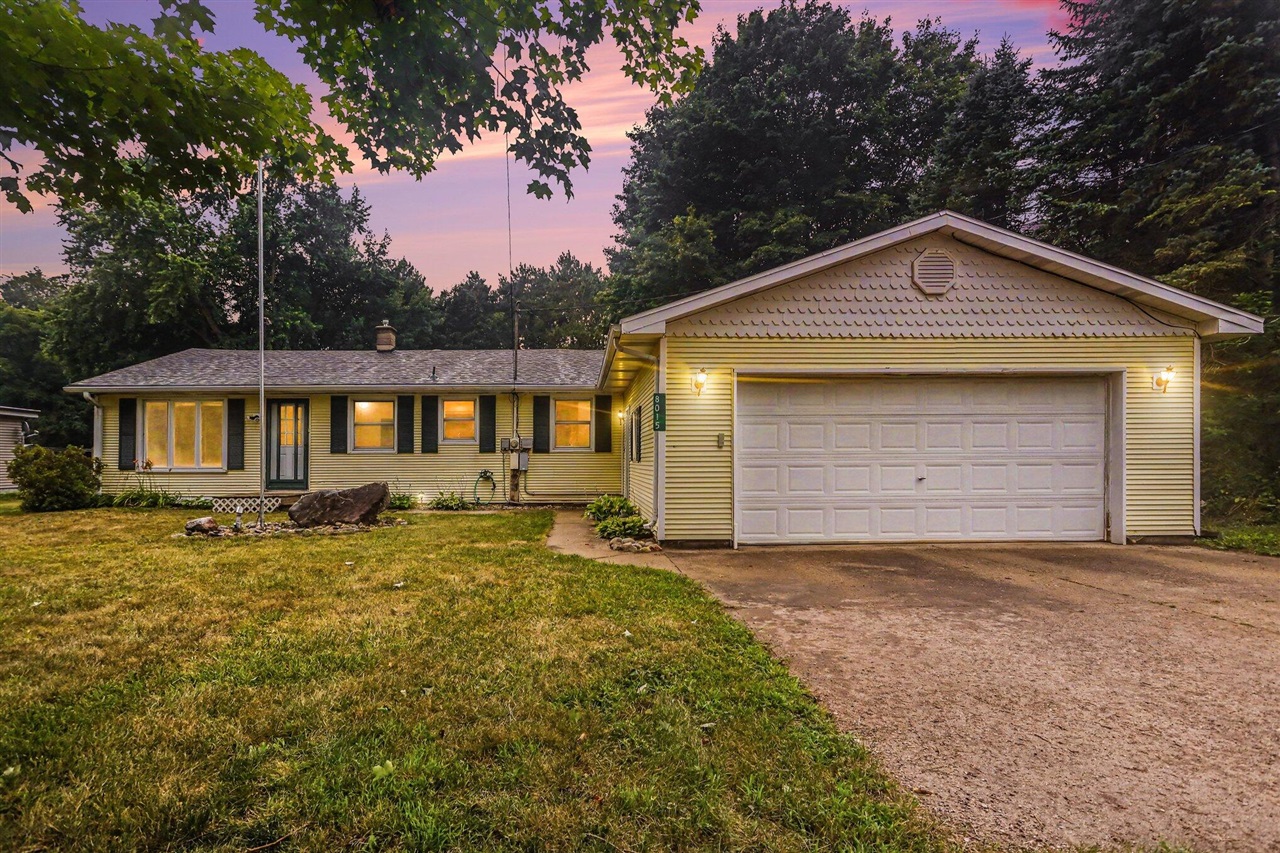 1st image of 8015 Shaw Lake Rd, Middleville, MI 49333 | MLS# 70548730