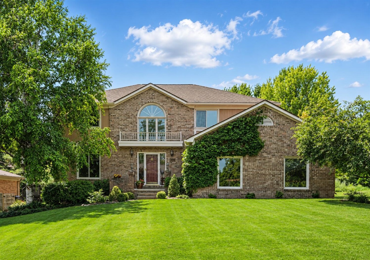 1st image of 709 Snowmass Dr, Rochester Hills, MI 48309 | MLS# 70548736