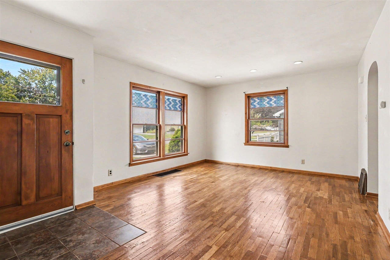 5th image of 7777 Paw Paw Ave, Watervliet, MI 49098 | MLS# 70548762