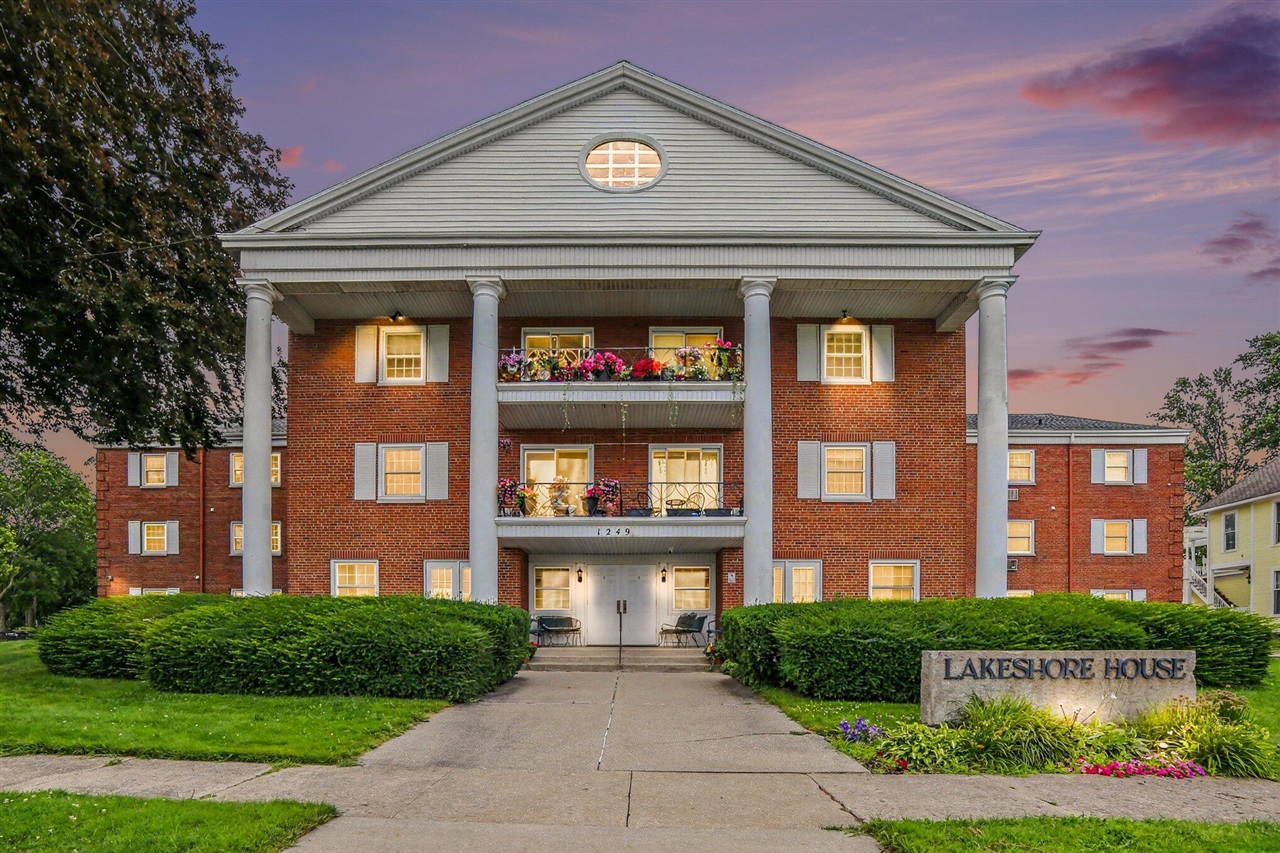 1st image of 1249 Lakeshore Dr #315, Muskegon, MI 49441 | MLS# 70548765
