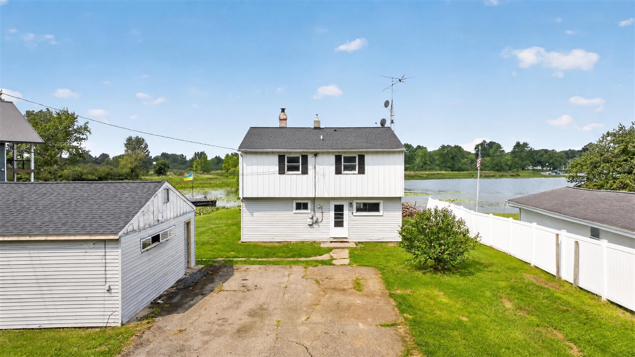 2nd image of 1040 Echo Beach Dr, Jackson, MI 49203 | MLS# 70548794
