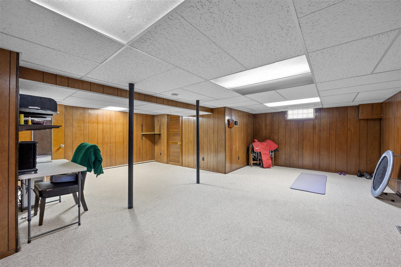 17th image of 5434 Edgelawn Dr, Grand Rapids, MI 49508 | MLS# 70548811