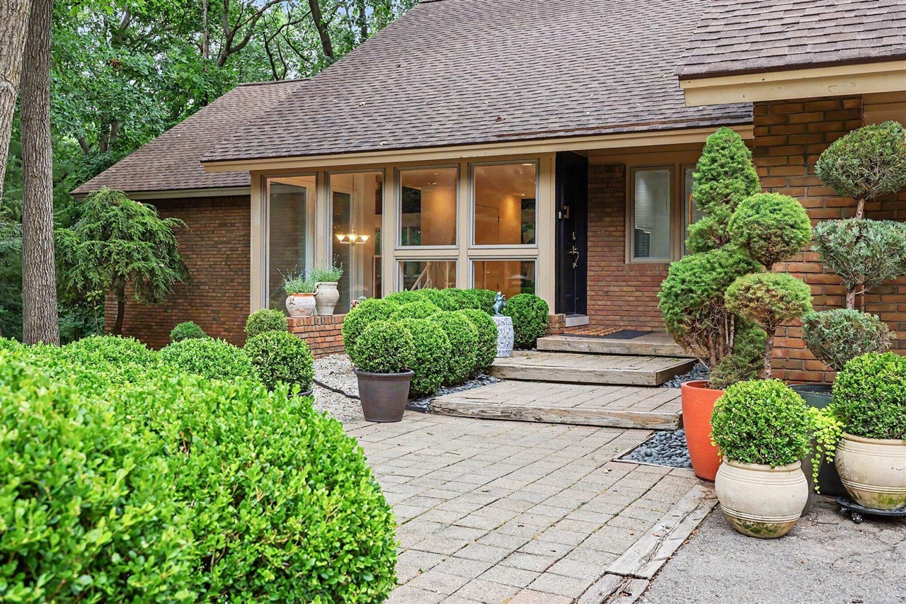 4th image of 5315 Red Fox Run, Ann Arbor, MI 48105 | MLS# 70548828