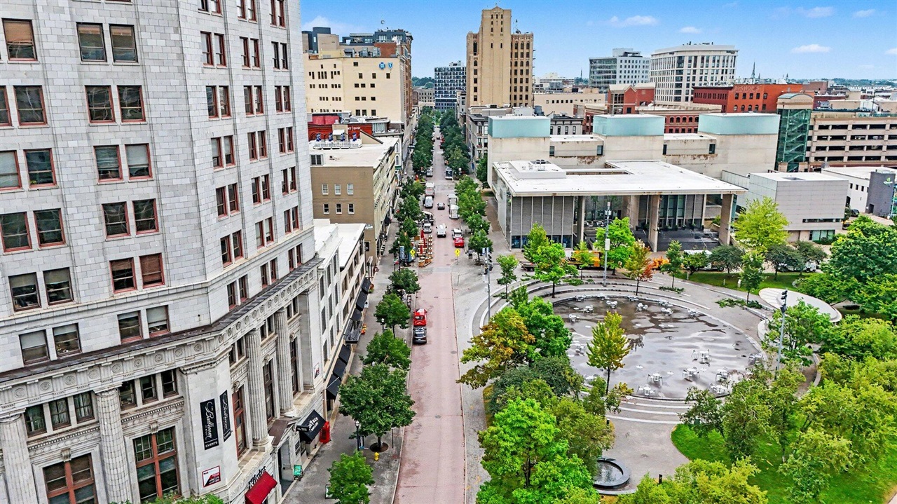 4th image of 65 Monroe Center St #100, Grand Rapids, MI 49503 | MLS# 70548847