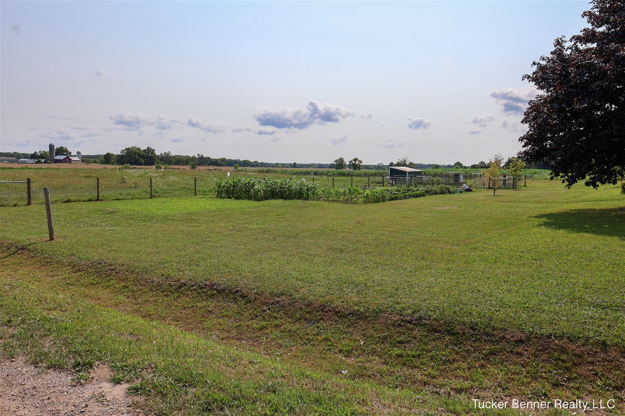 3rd image of 11309 Brickyard Rd, Holton, MI 49425 | MLS# 70548848