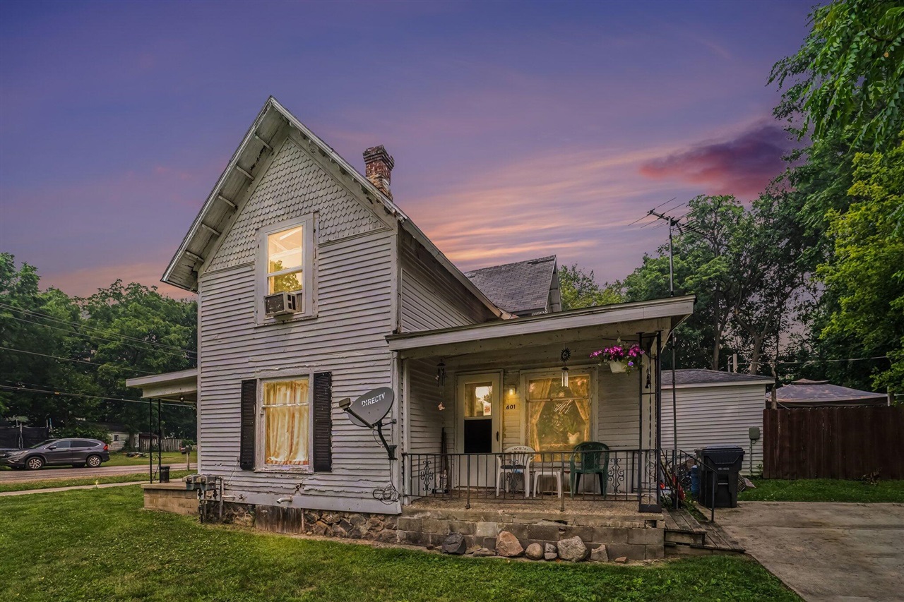 1st image of 302 N Van Buren St, Paw Paw, MI 49079 | MLS# 70548858