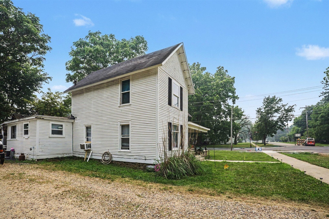 21st image of 302 N Van Buren St, Paw Paw, MI 49079 | MLS# 70548858