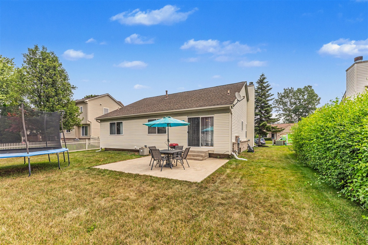 2nd image of 7422 Meadow Ln, Ypsilanti, MI 48197 | MLS# 70548859