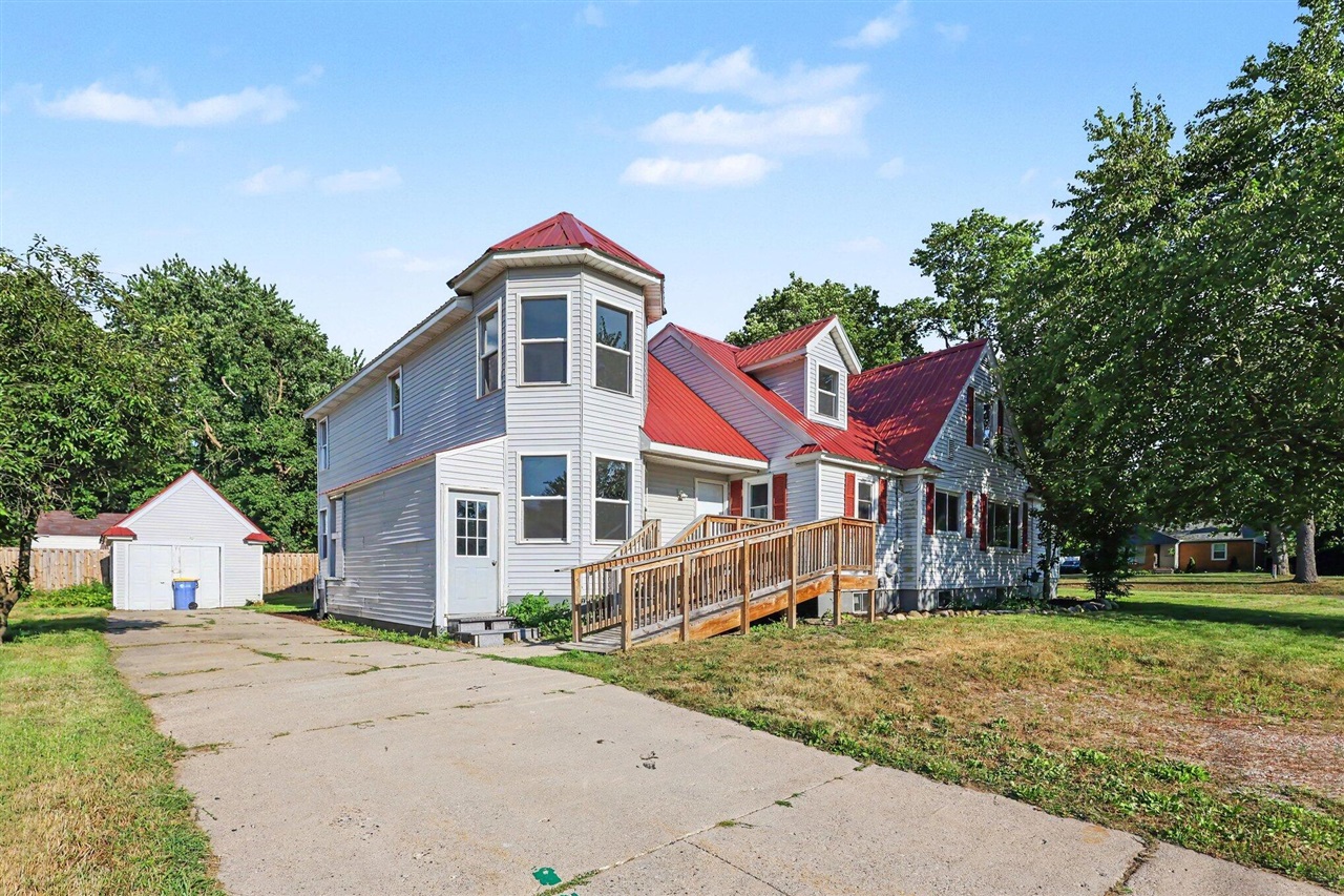 1st image of 631 3 Mile Rd, Grand Rapids, MI 49505 | MLS# 70548875