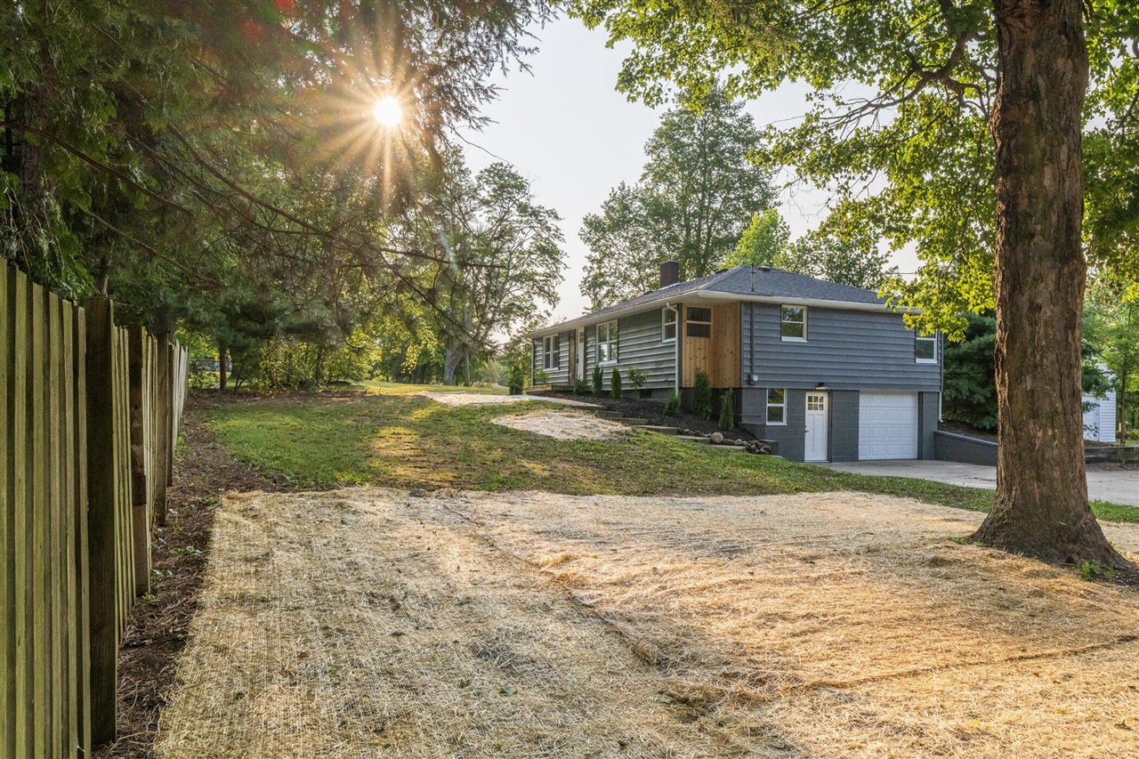 2nd image of 512 Green St, Dowagiac, MI 49047 | MLS# 70548879