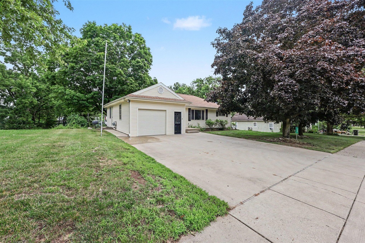 2nd image of 360 Clark St, Grass Lake, MI 49240 | MLS# 70548886