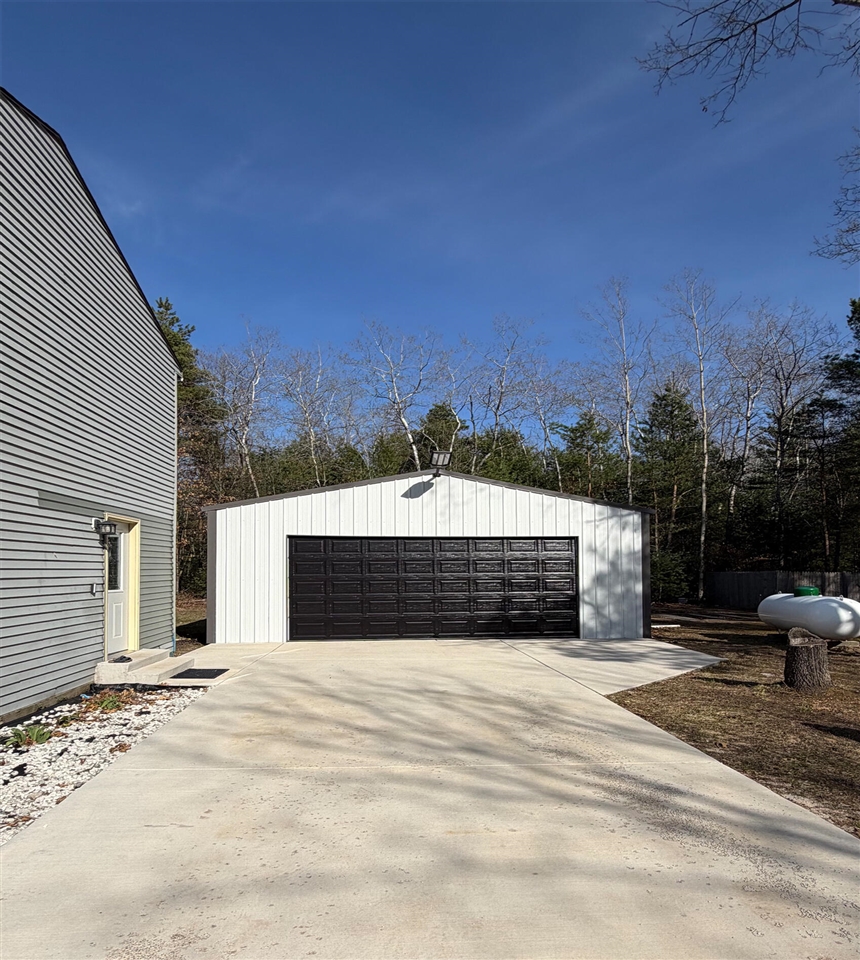 2nd image of 7936 S Rountuit Ln, Howard City, MI 49329 | MLS# 70548891