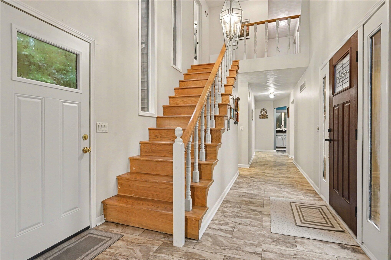 4th image of 2161 Wild Cherry Ln, Kalamazoo, MI 49009 | MLS# 70548903