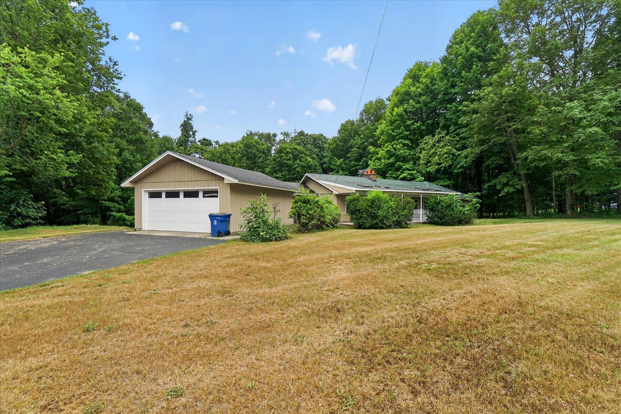 3rd image of 10290 N 16Th St, Plainwell, MI 49080 | MLS# 70548914
