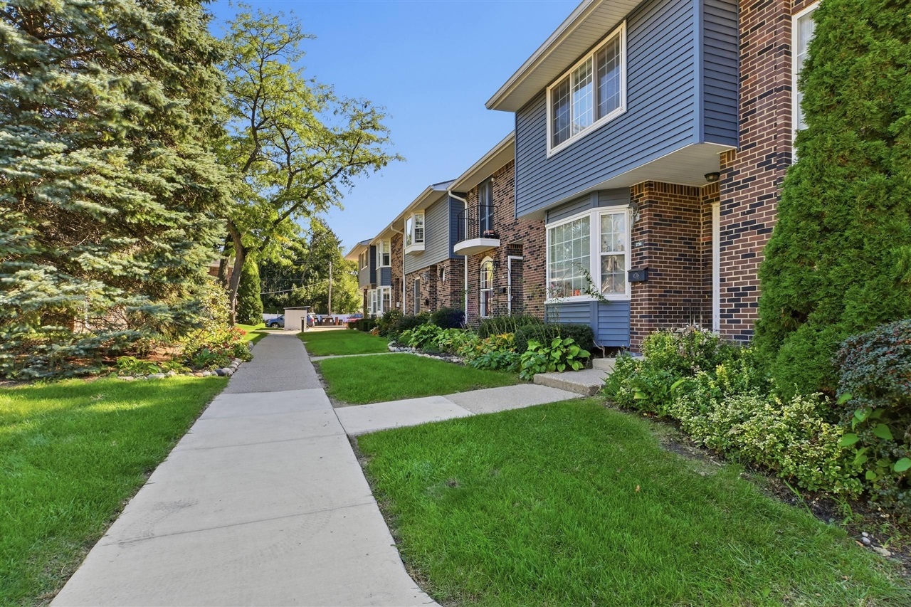 Photo 2 of Condo for sale at 2798 Page Ave, Ann Arbor, MI 48104 | MLS# 70548919 | Listing updated on 2026-10-08