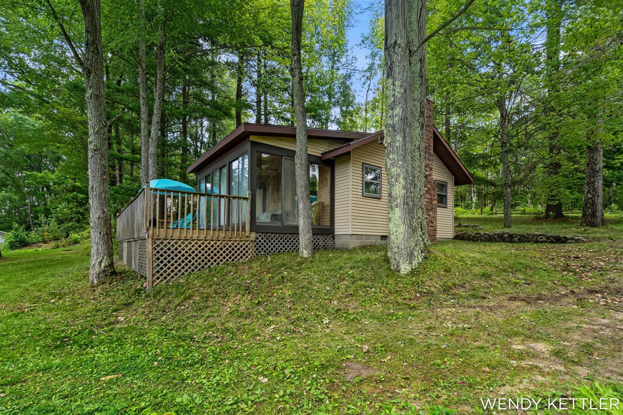 image of 14448 S Hillview Lake Dr, Rodney, MI 49342 | MLS# 70548923