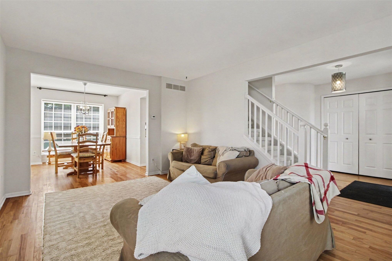4th image of 2225 Green Valley Ct, Ann Arbor, MI 48103 | MLS# 70548941