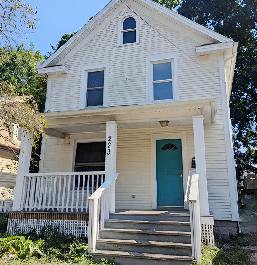 Photo 1 of Single family home for sale at 223 Woodlawn Ave, Lansing, MI 48910 | MLS# 70548973 | Listing updated on 2026-09-28