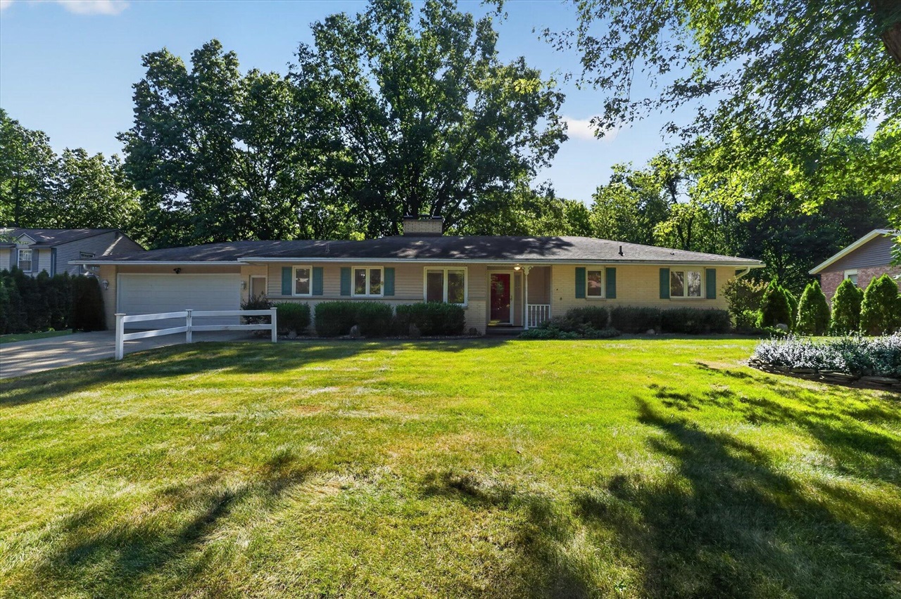 1st image of 8047 Oak Hill Dr, Kalamazoo, MI 49009 | MLS# 70549015