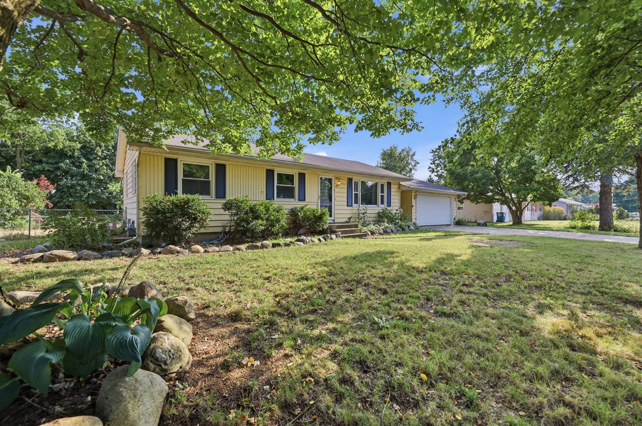 2nd image of 1870 Richard St, Jenison, MI 49428 | MLS# 70549031