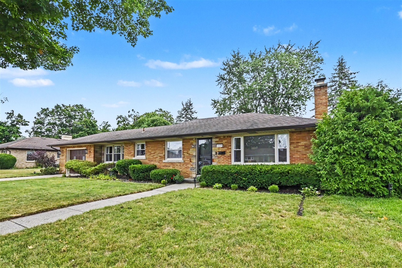 4th image of 1639 Wellington Rd, Lansing, MI 48910 | MLS# 70549046