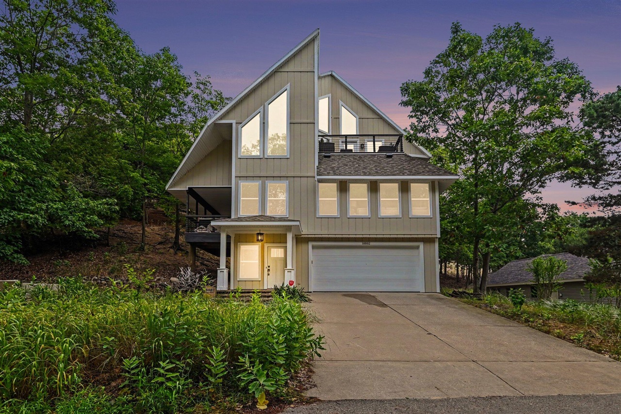 1st image of 18882 Piney Point Dr, Spring Lake, MI 49456 | MLS# 70549053