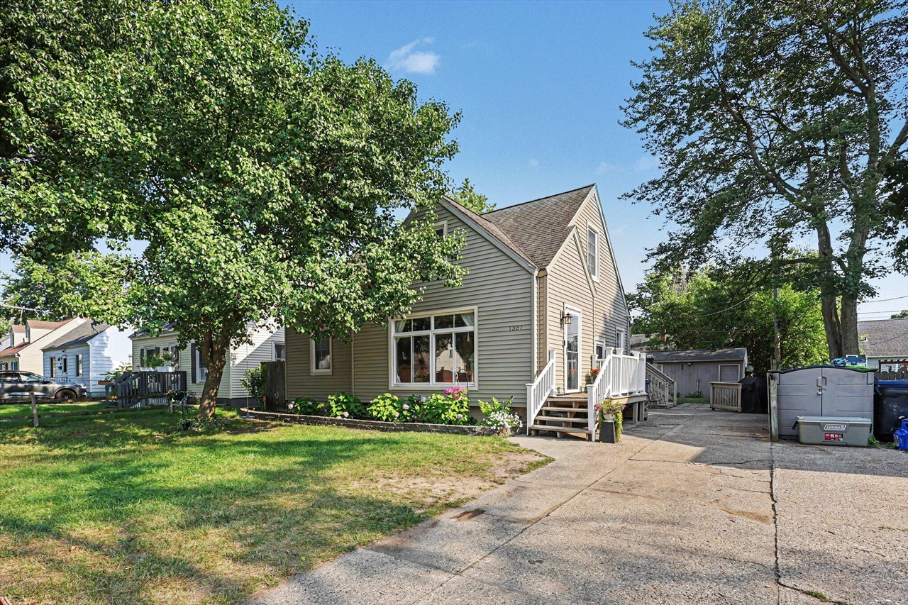 Photo 3 of Single family home for sale at 1357 Cornell Rd, Muskegon, MI 49441 | MLS# 70549063 | Listing updated on 2026-09-16