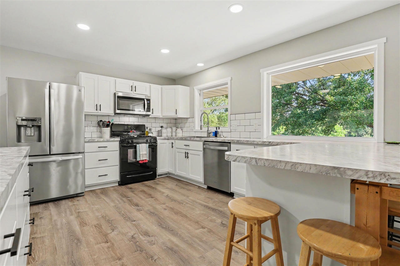 2nd image of 14370 14 Mile Rd, Greenville, MI 48838 | MLS# 70549067
