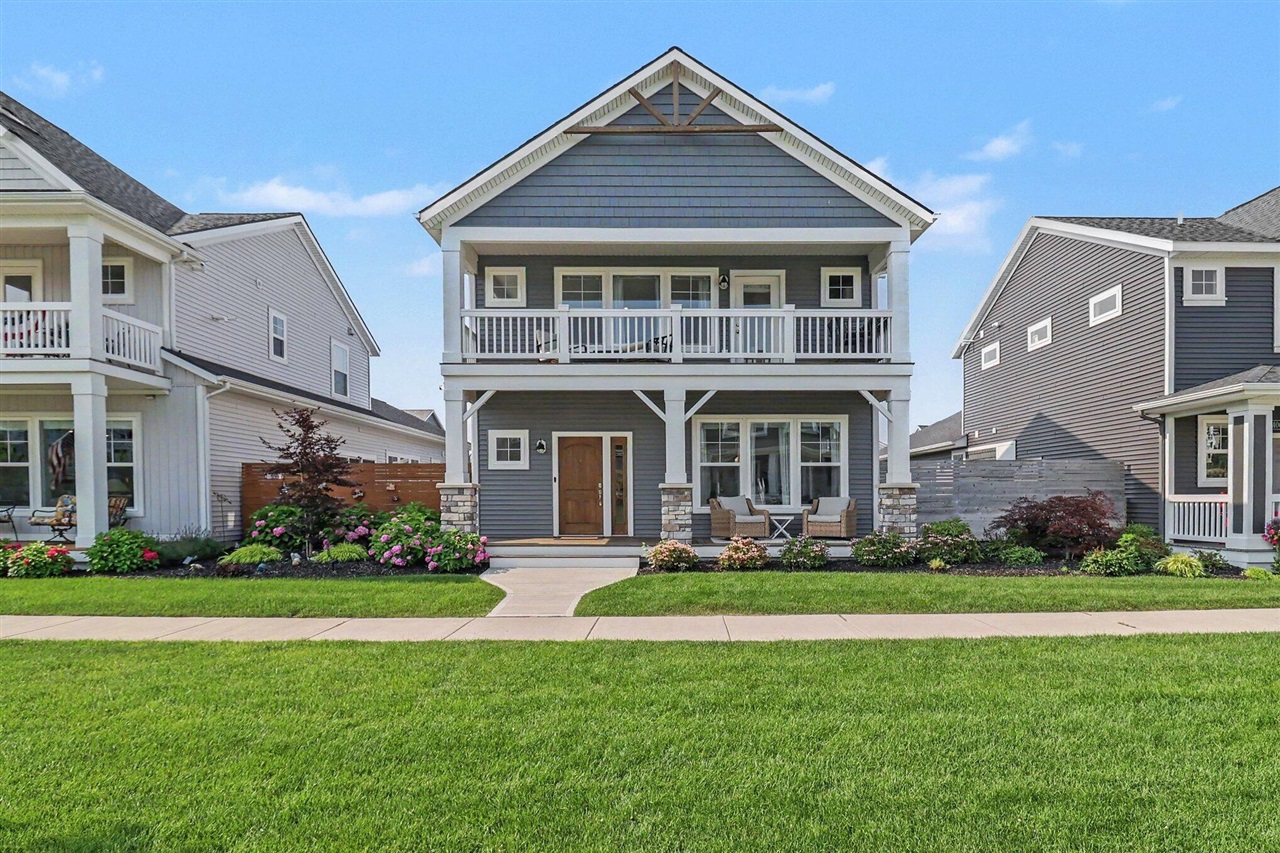 1st image of 402 W Leland Dr, Whitehall, MI 49461 | MLS# 70549068