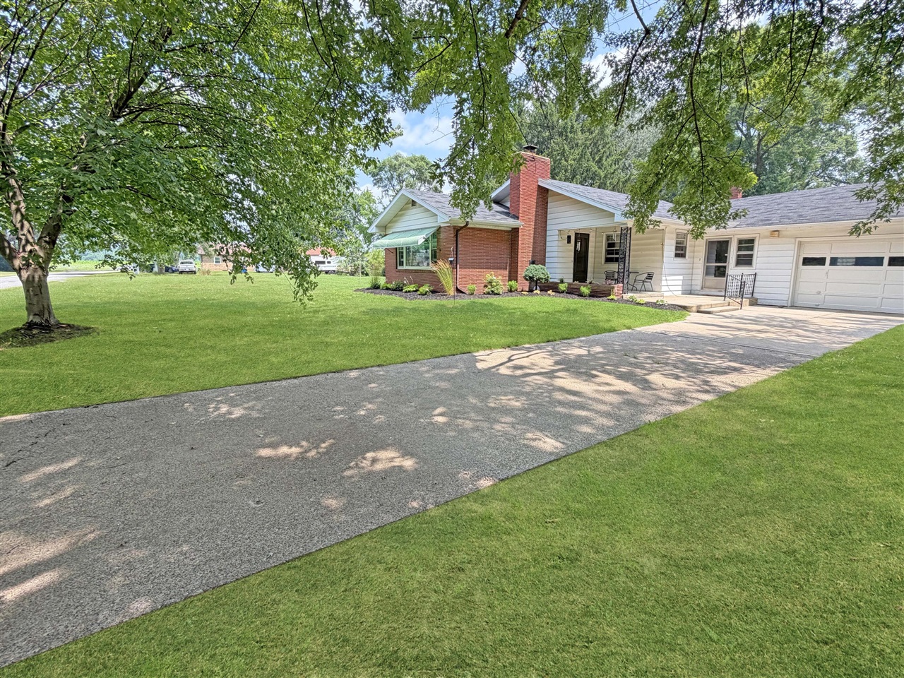 1st image of 1615 Roger Ave, Benton Harbor, MI 49022 | MLS# 70549092