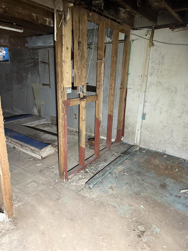 11th image of 16560 Ward Ave, Detroit, MI 48235 | MLS# 70549096