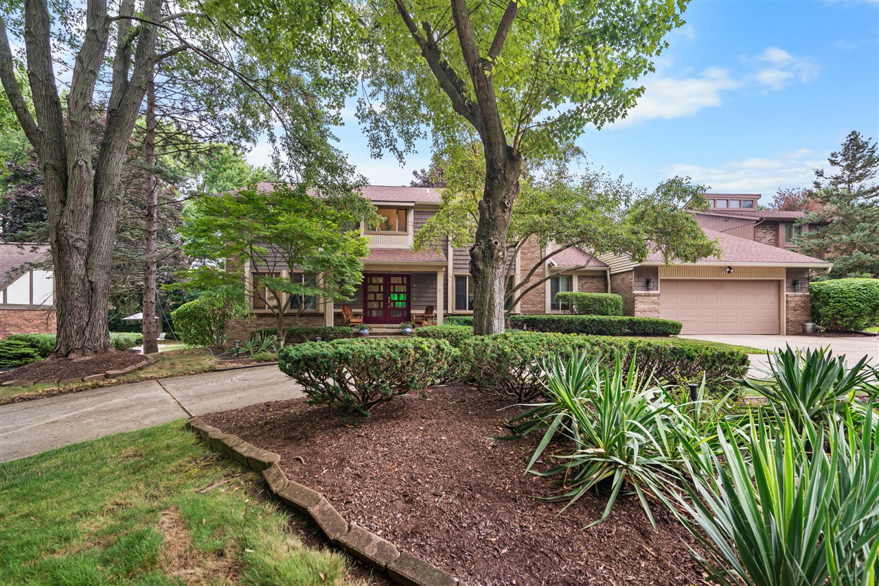 1st image of 29822 Deer Run Dr, Farmington, MI 48331 | MLS# 70549112