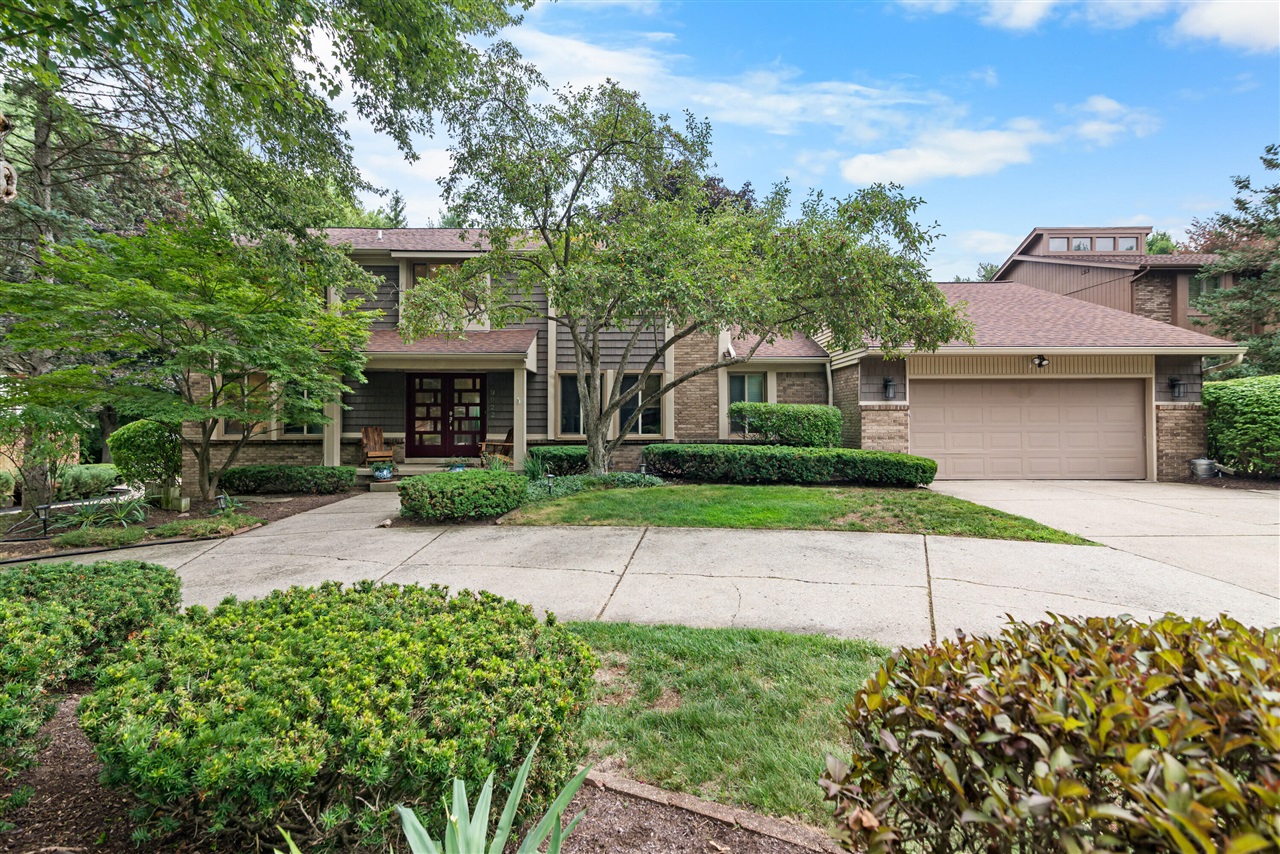 2nd image of 29822 Deer Run Dr, Farmington, MI 48331 | MLS# 70549112
