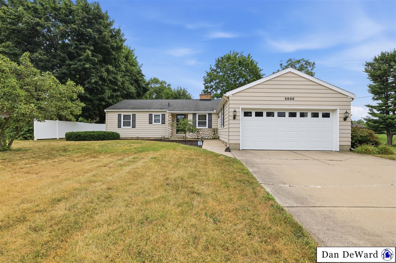 1st image of 2888 4 Mile Rd, Grand Rapids, MI 49544 | MLS# 70549126