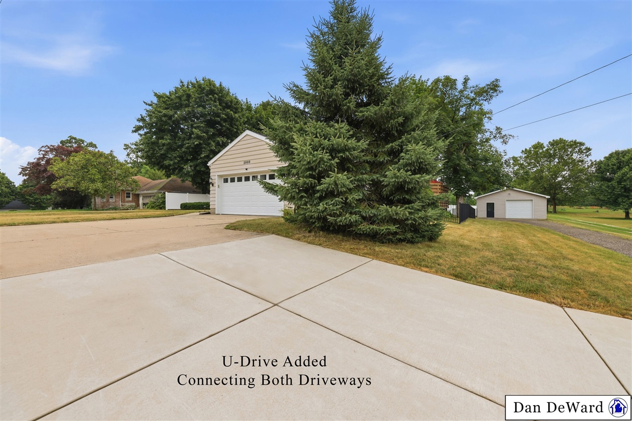 4th image of 2888 4 Mile Rd, Grand Rapids, MI 49544 | MLS# 70549126