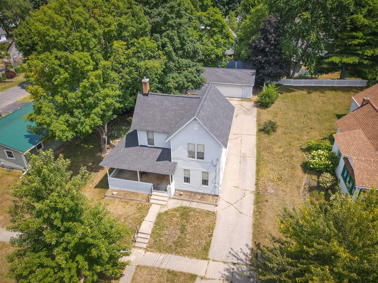3rd image of 910 Pleasant St, Belding, MI 48809 | MLS# 70549147