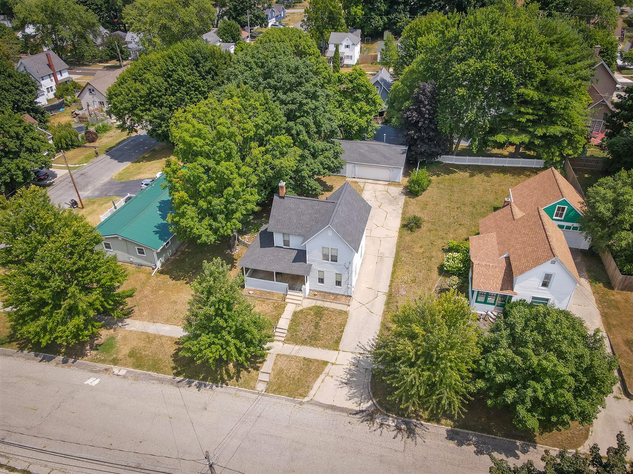 5th image of 910 Pleasant St, Belding, MI 48809 | MLS# 70549147