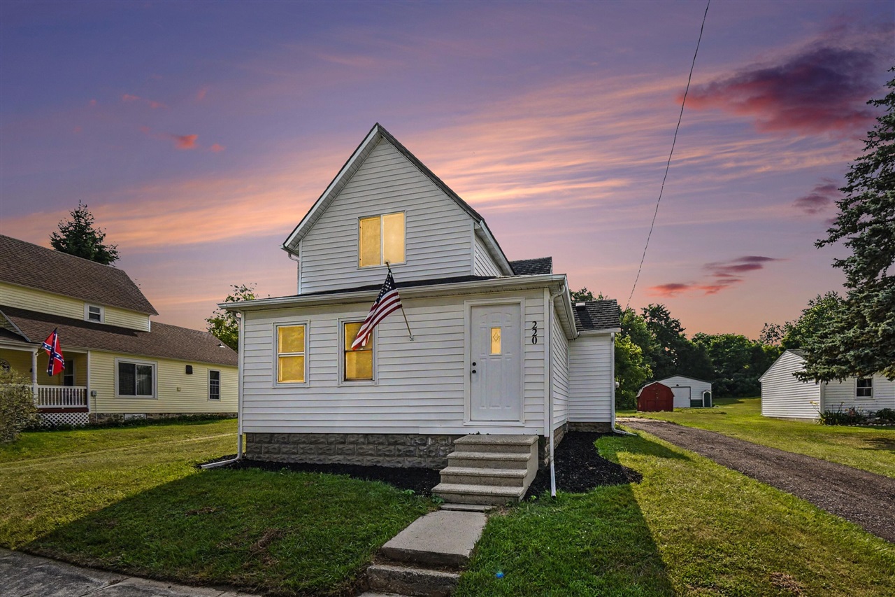 1st image of 220 Larkin St, Middleville, MI 49333 | MLS# 70549160