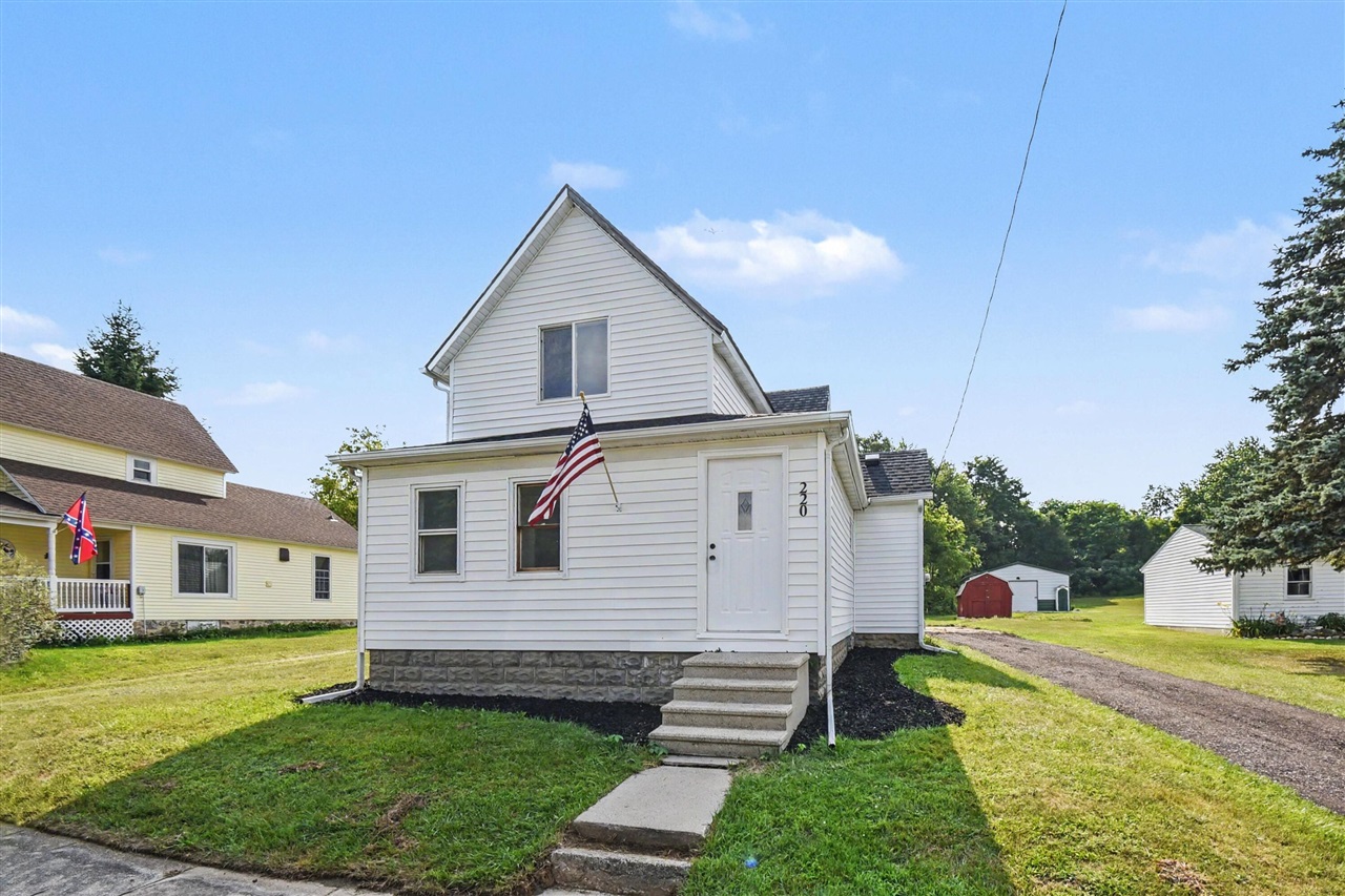 2nd image of 220 Larkin St, Middleville, MI 49333 | MLS# 70549160