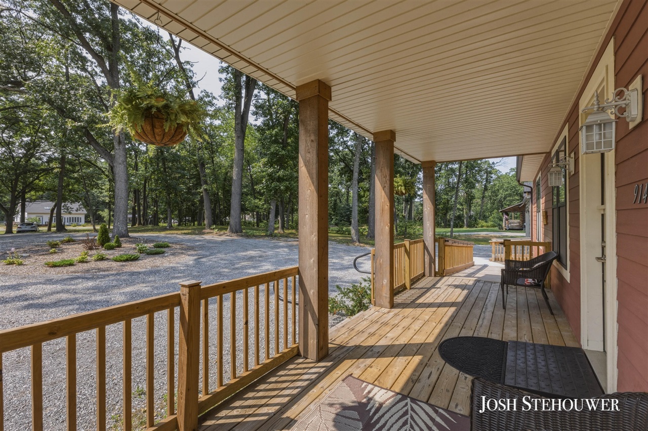 4th image of 914 S Hilton Park Rd, Muskegon, MI 49442 | MLS# 70549165