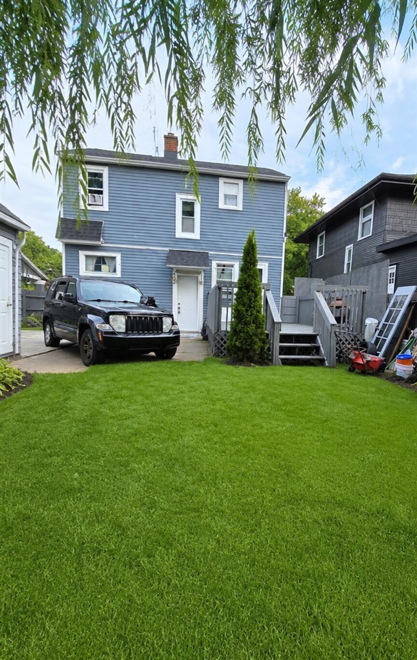 10th image of 1807 College Ave, Grand Rapids, MI 49507 | MLS# 70549182