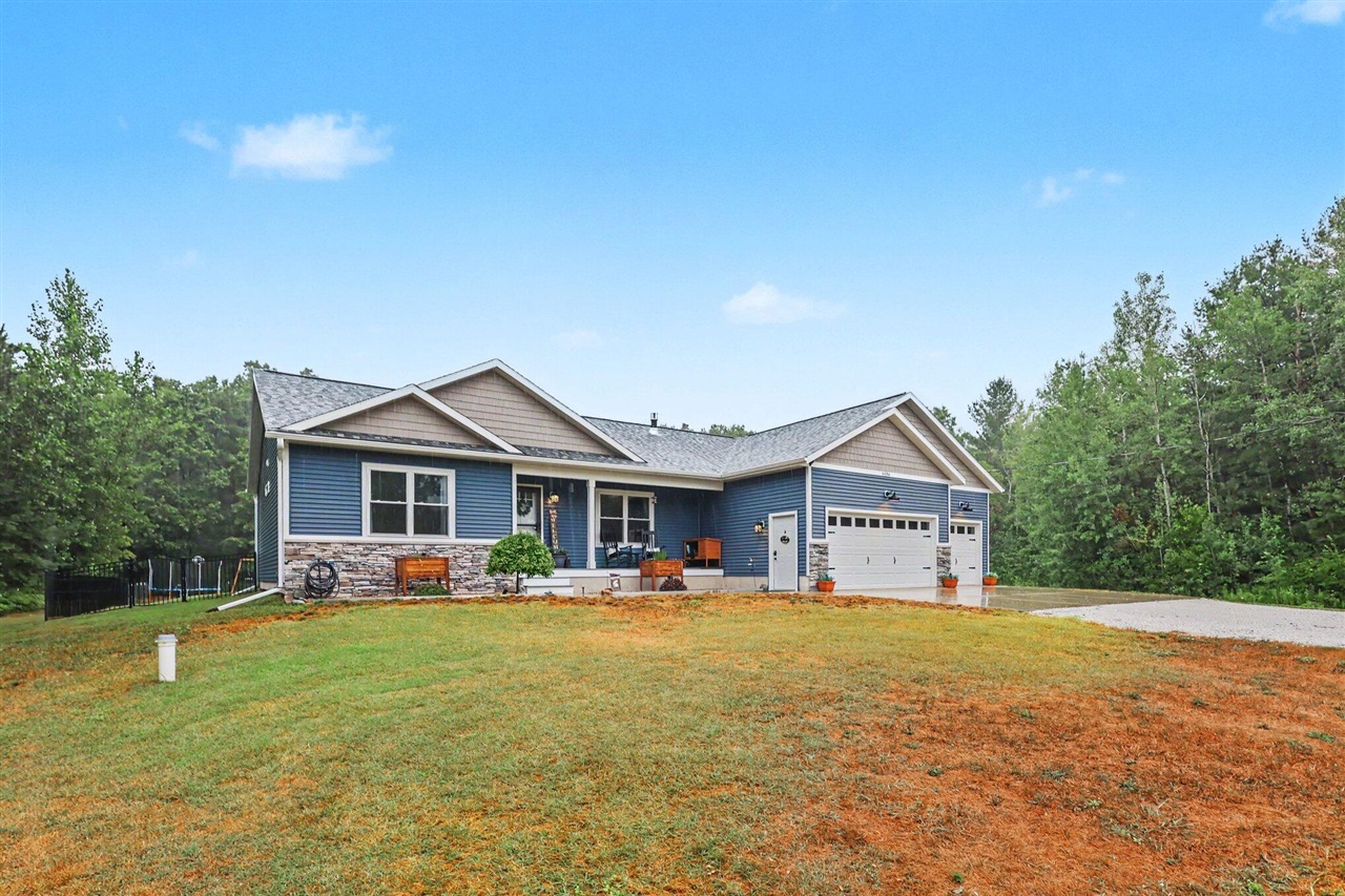 3rd image of 6586 Cline Rd, Fruitport, MI 49415 | MLS# 70549200