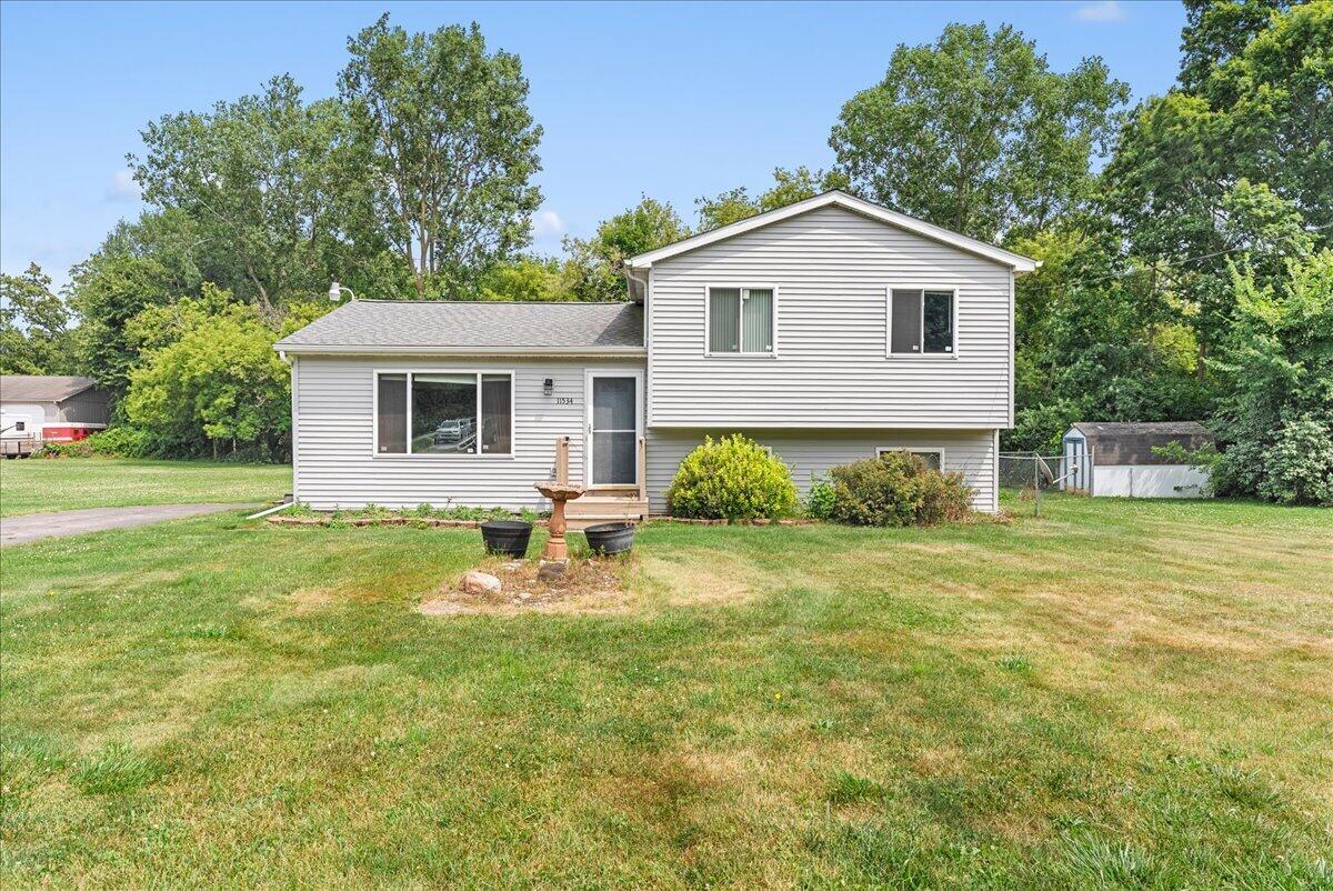 2nd image of 11534 Eaton Rapids Rd, Springport, MI 49284 | MLS# 70549208