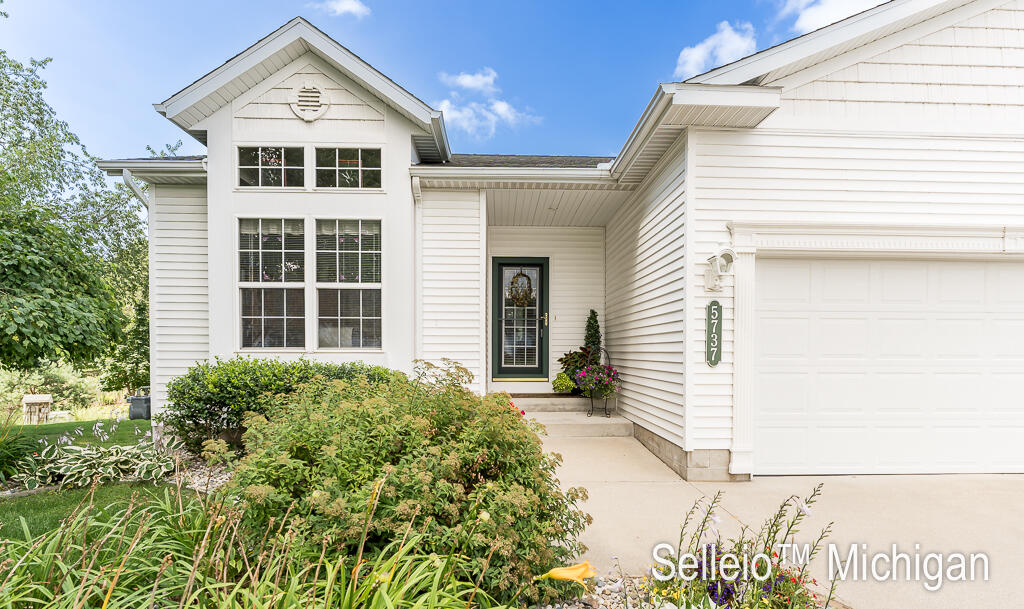3rd image of 5737 Stillwater Trl, Fruitport, MI 49415 | MLS# 70549219