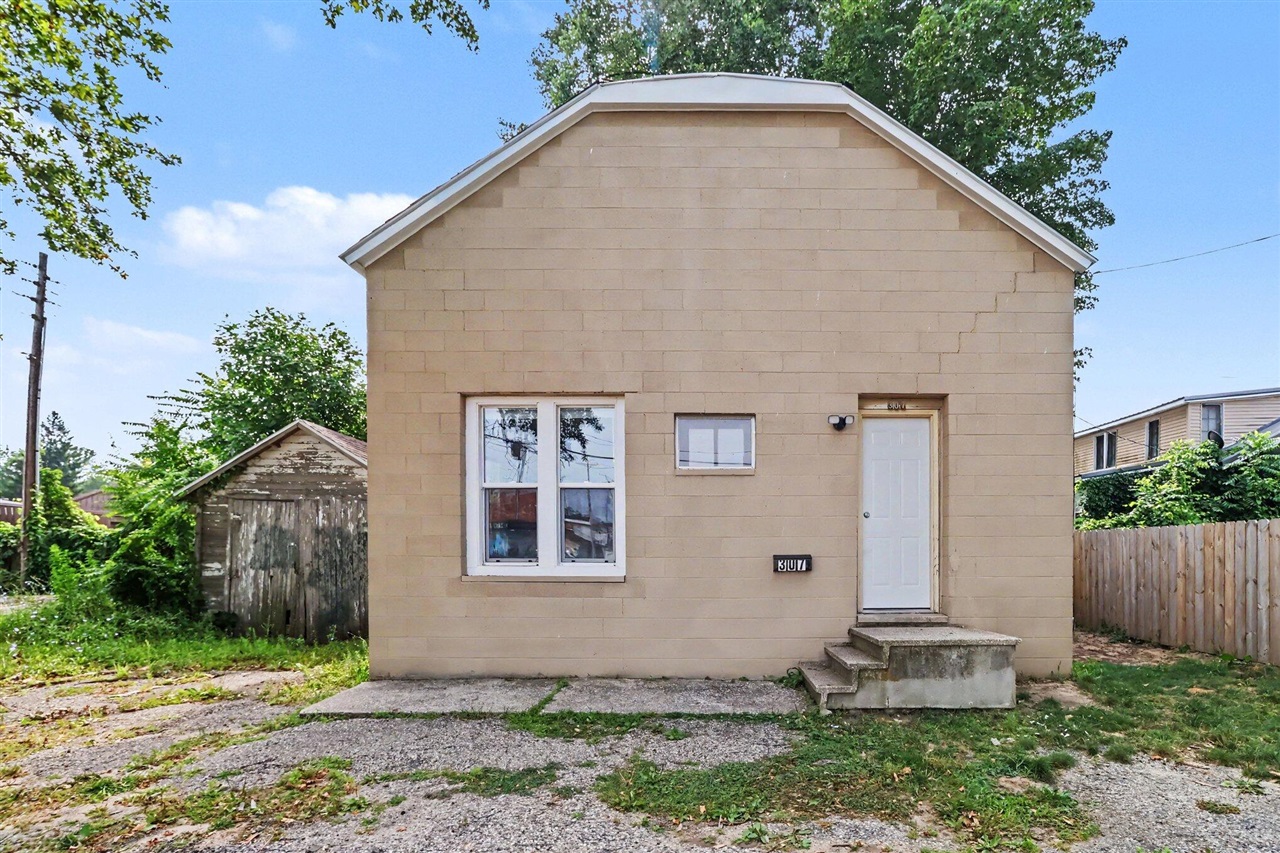 2nd image of 307 N Walnut St, Bangor, MI 49013 | MLS# 70549220