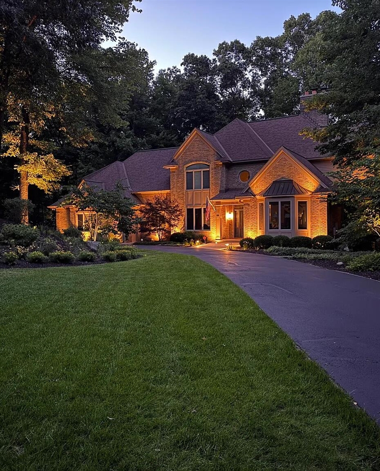 Photo 1 of Mansion for sale at 1579 Winterwood Dr, Grand Rapids, MI 49525 | MLS# 70549229 | Listing updated on 2026-09-15