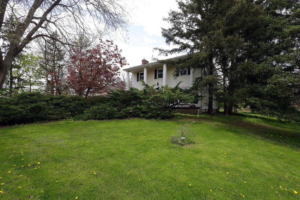 2nd image of 818 S Freer Rd, Chelsea, MI 48118 | MLS# 70549279