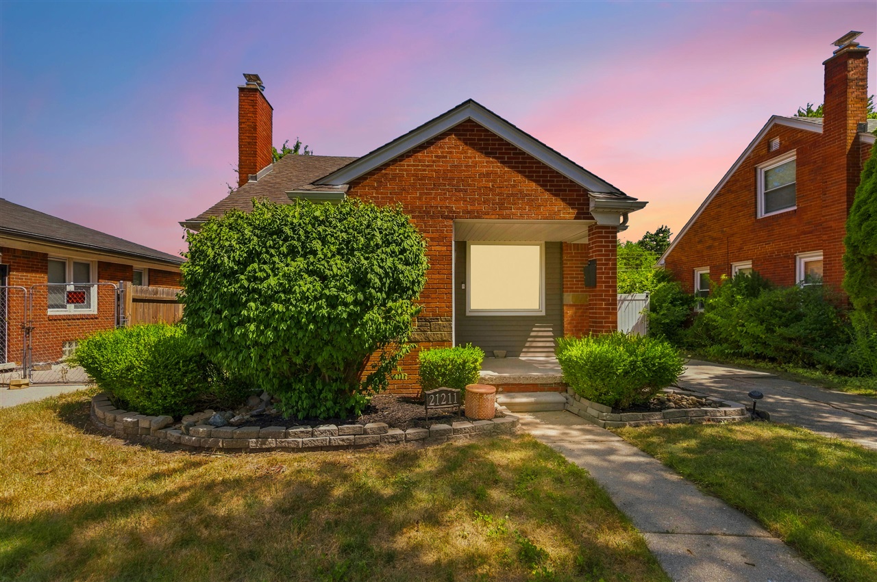 2nd image of 21211 Newcastle Rd, Harper Woods, MI 48225 | MLS# 70549294