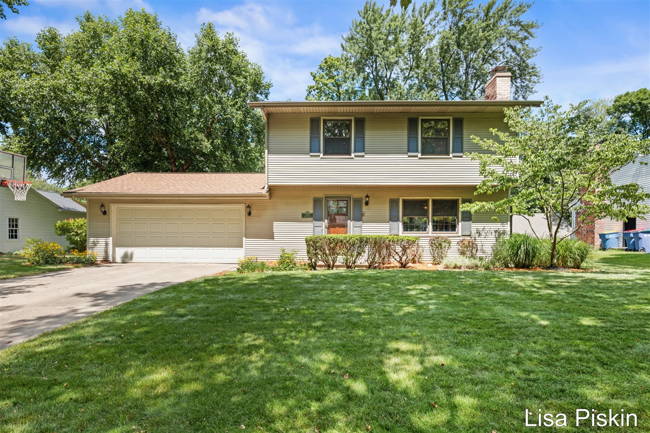 1st image of 2509 Argus Dr, Grand Rapids, MI 49546 | MLS# 70549300