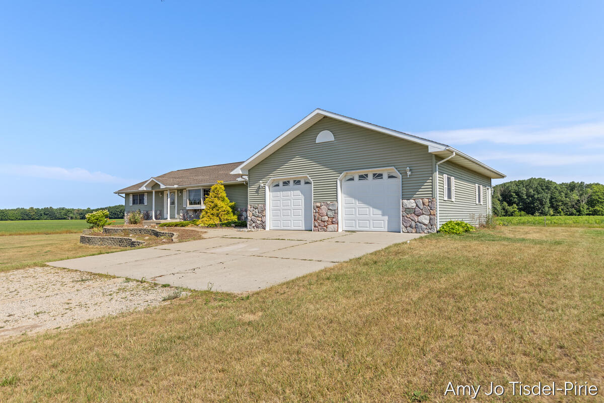 3rd image of 16972 W Stanton Rd, Pierson, MI 49339 | MLS# 70549308